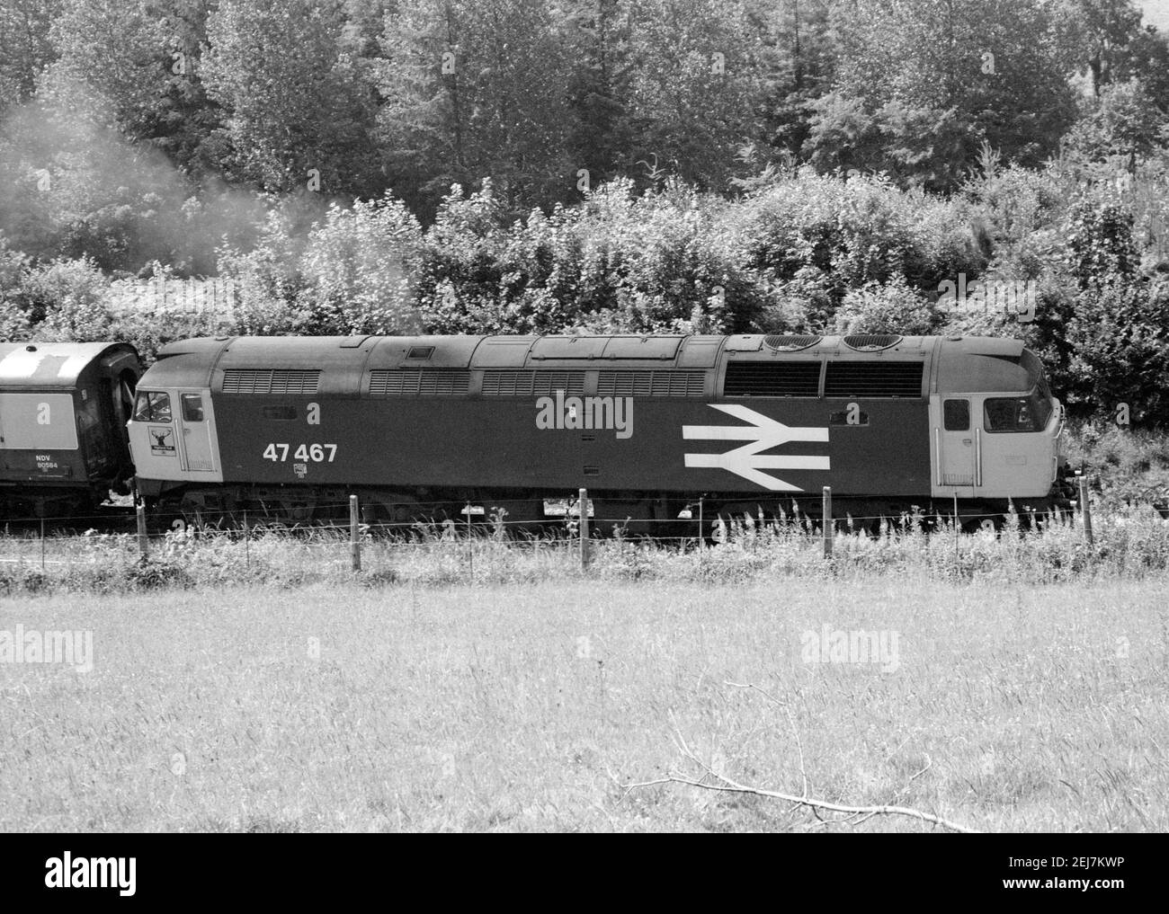 Classe 47 locomotive diesel n° 47467 quittant la gare de Bodmin Parkway avec un service de Penzance à Bristol Temple Meads. Cornwall, Royaume-Uni. 25 juillet 1985. Banque D'Images