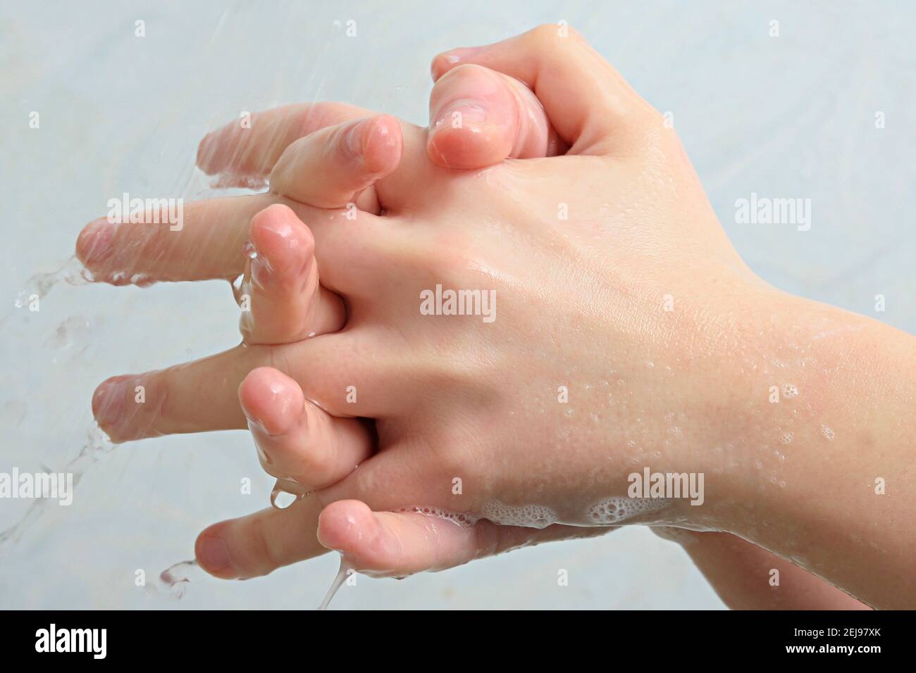 Lavage, nettoyage des mains Banque D'Images