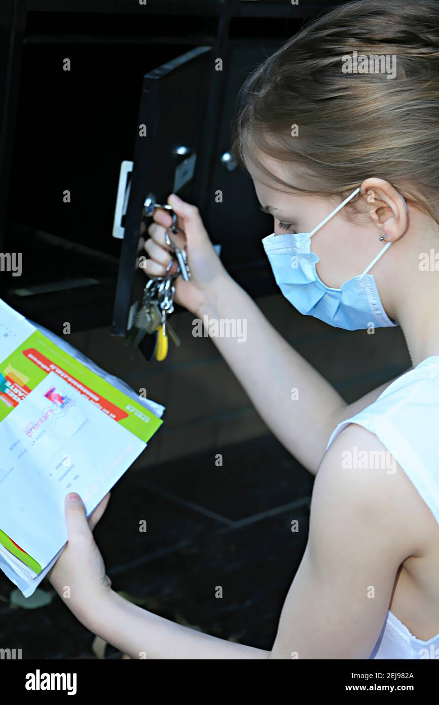 Boîte aux lettres du coronavirus Banque D'Images