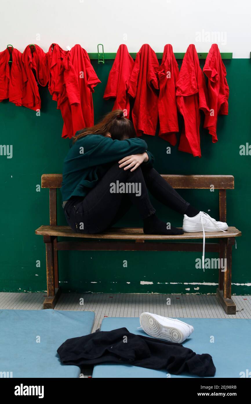 Victime d'abus dans une salle de sport d'école Banque D'Images