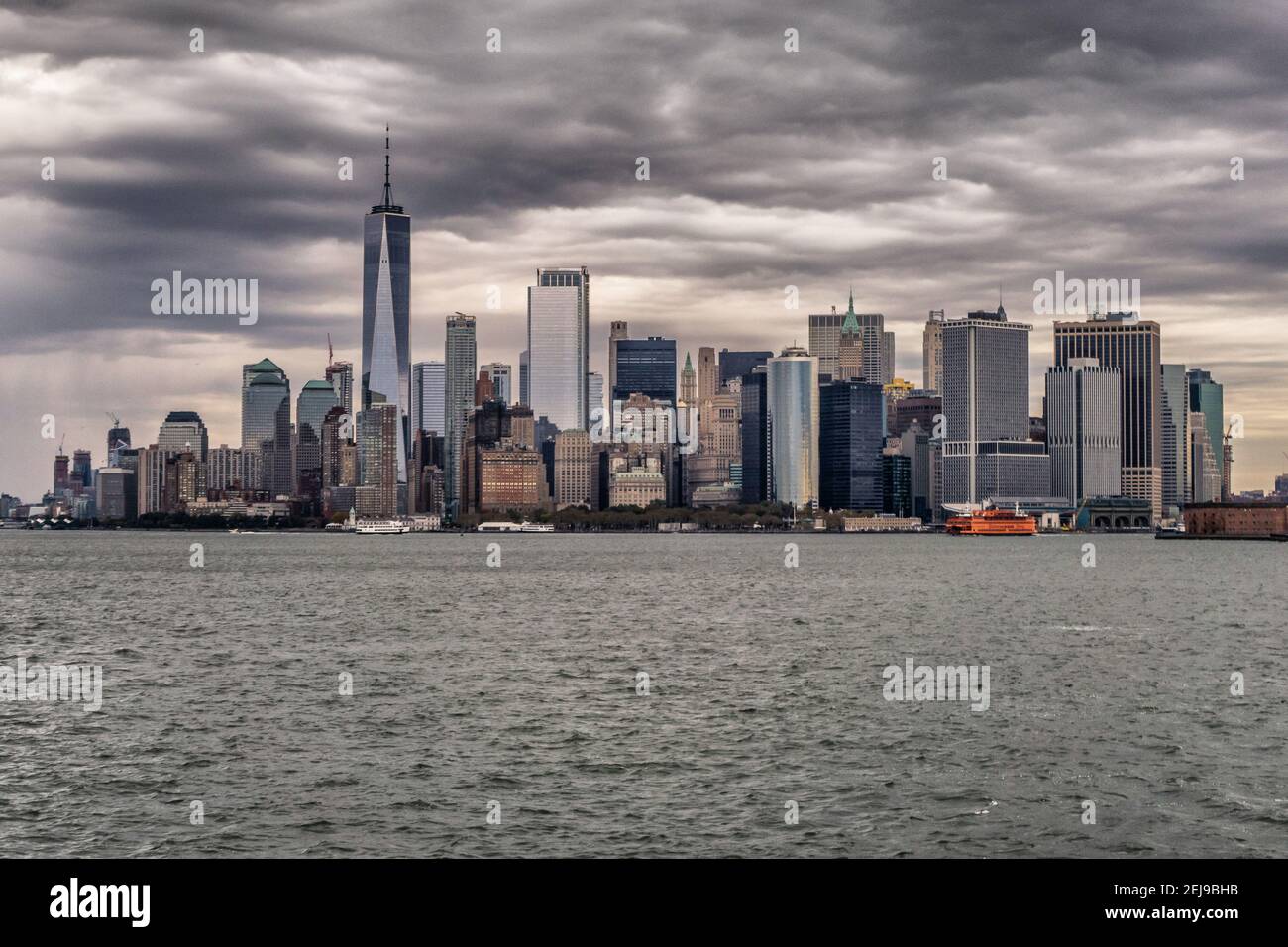Île de Manhattan par temps gris Banque D'Images