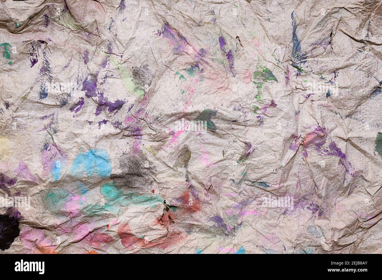 feuille de papier vieillie avec l'ancienne aquarelle sale nettoyer à la brosse arrière-plan du cadre en papier avec de la poussière et des taches sur le fond de texture Banque D'Images