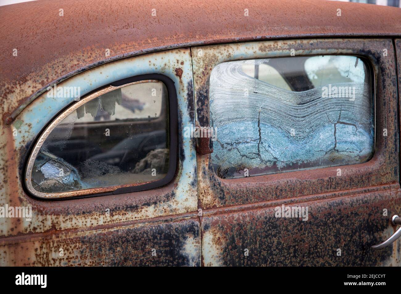 Vereiste 6 Scheibe eines verrosteten Pontiac 6 aus den 1930er Jahren, Auto, Oldt Banque D'Images