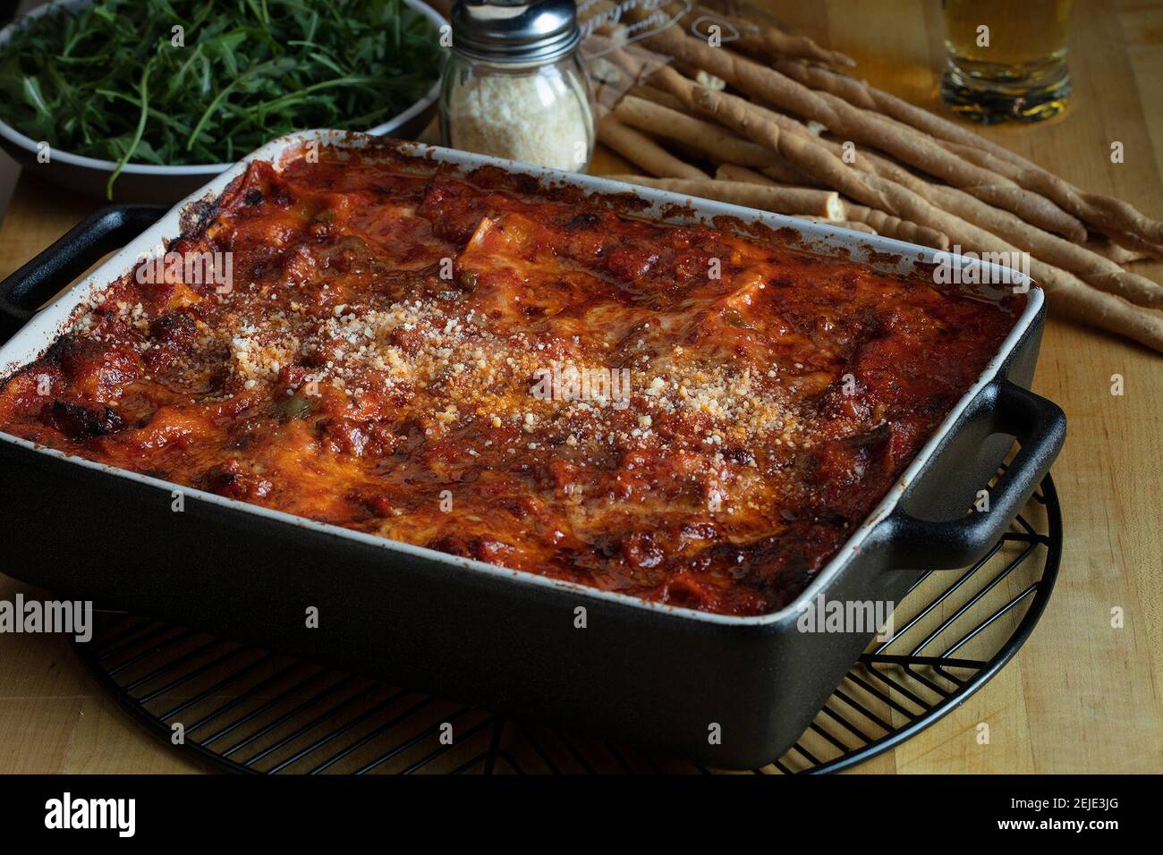 Ne craignez pas si votre première tentative (ou vos premières tentatives) à lasagna faire n'est pas aussi glorieux que vous l'espériez. Tout peut être amélioré avec la pratique et la répétition. (E. Jason Wambsgans/Chicago Tribune/TNS) Banque D'Images