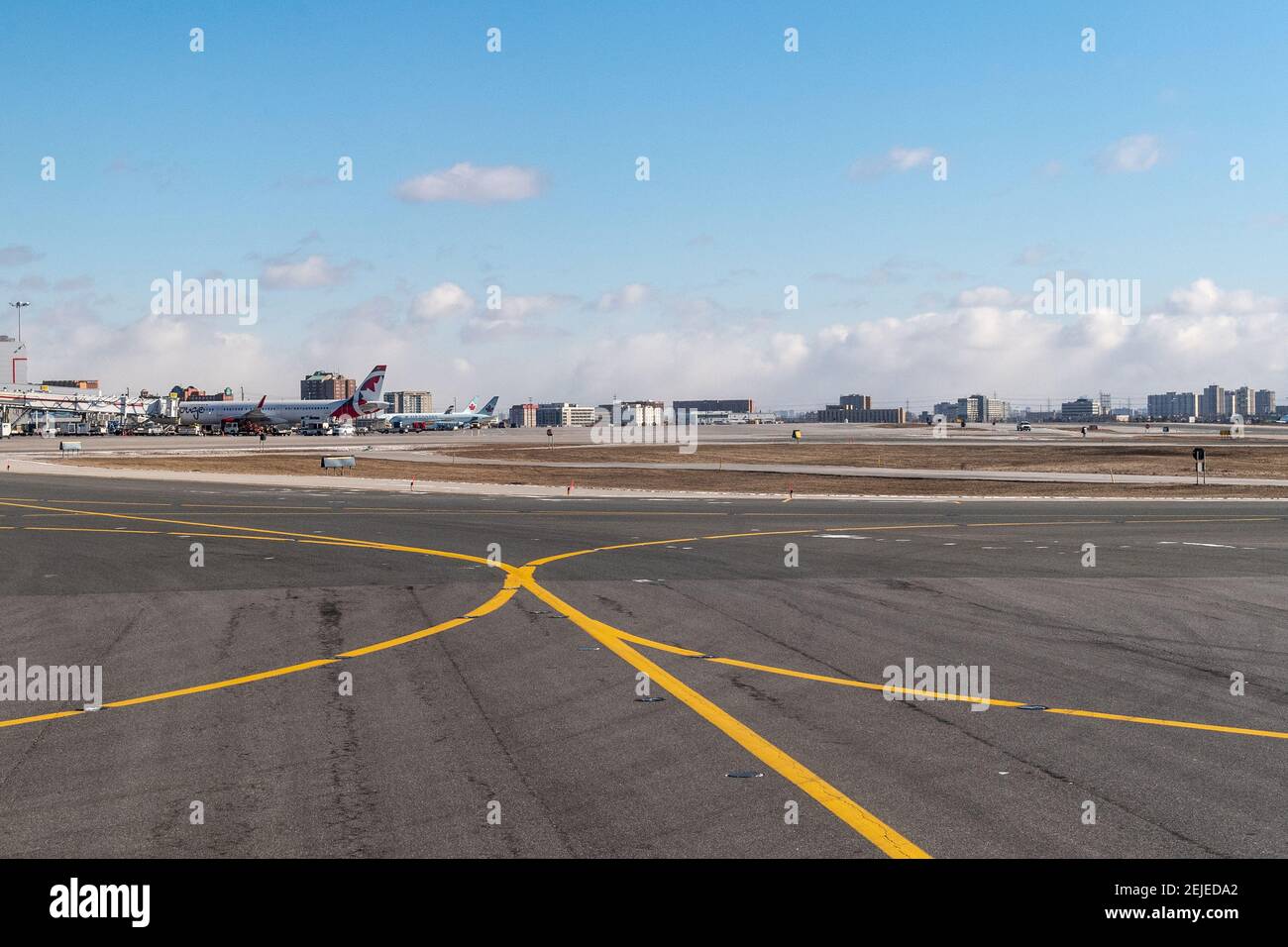 Point de vue d'un avion au décollage de l'aéroport international Pearson, Toronto, Canada Banque D'Images