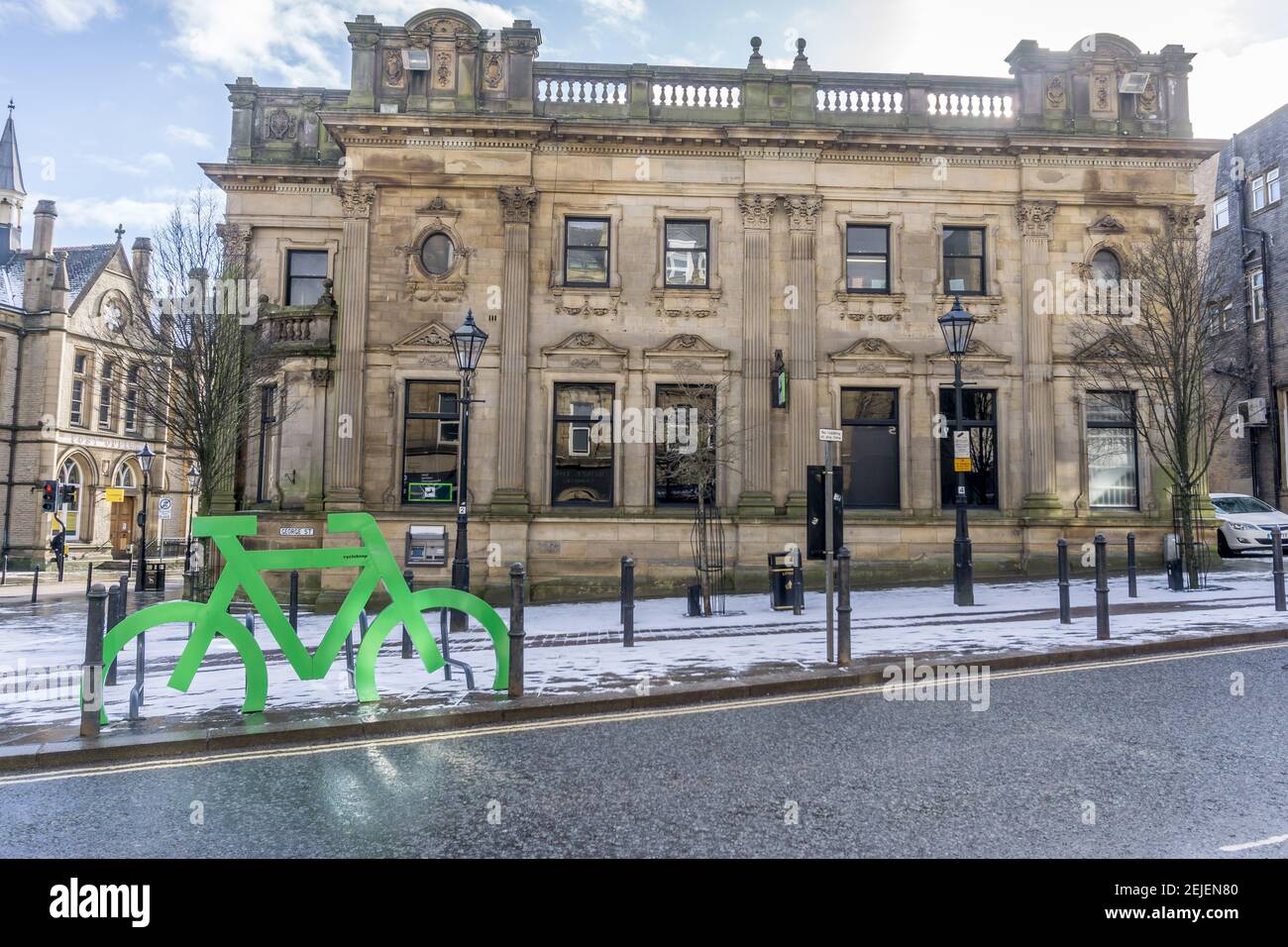 Lloyds Bank, George Street, Halifax, West Yorkshire, Angleterre,ROYAUME-UNI Banque D'Images