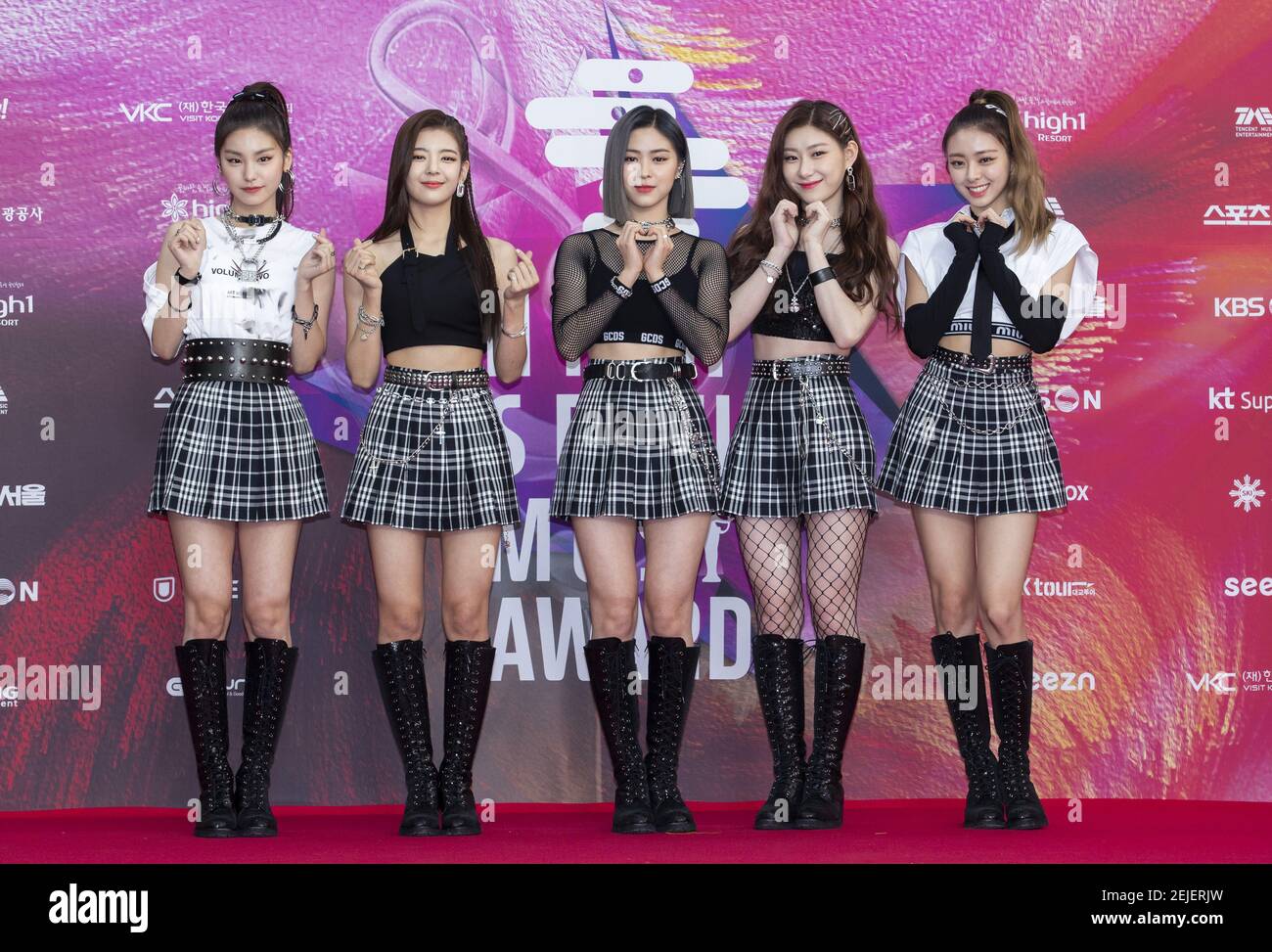 Groupe de jeunes filles sud-coréennes K-Pop ITZY, participez à un appel photo pour les 29e Seoul Music Awards au Gocheok Sky Dome à Séoul, en Corée du Sud, le 30 janvier 2020. (Photo de: Lee Young-ho/Sipa USA) Banque D'Images