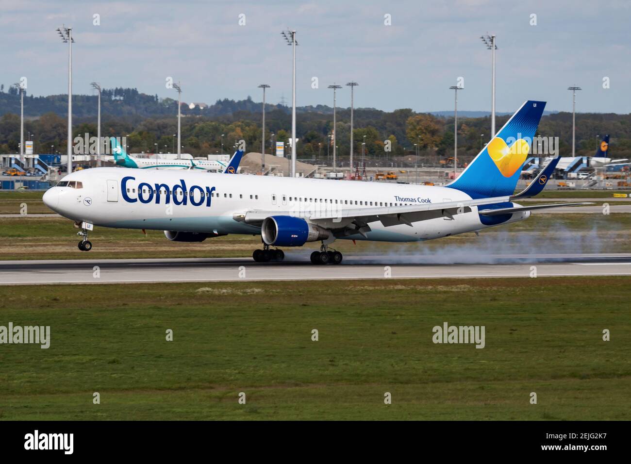Condor Boeing 767-300 D-ABUI avion passager arrivée et atterrissage à Aéroport de Munich Banque D'Images