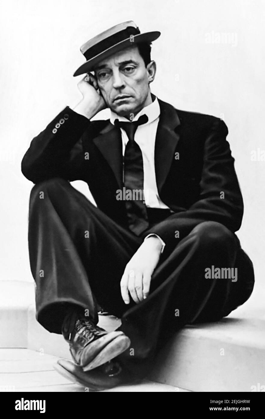 Portrait de la star du film silencieux, Buster Keaton (1895-1966), portant son chapeau de marque de porc-pie, 1939 Banque D'Images