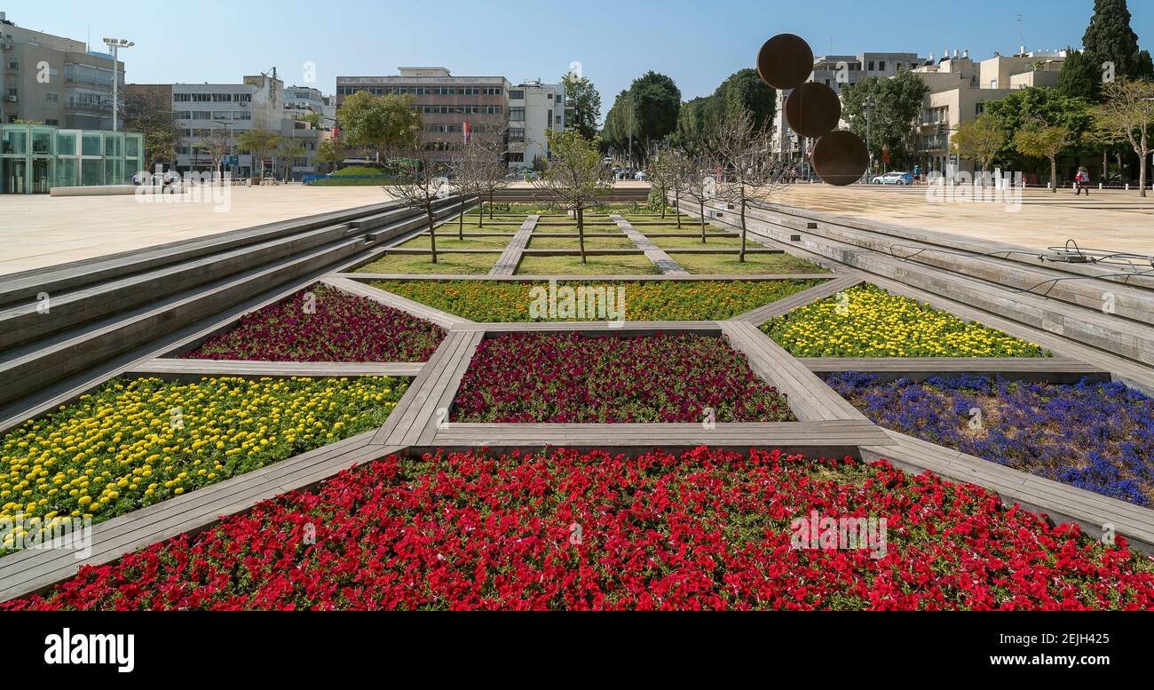 Jardin fleuri sur la place Habima, White City, tel Aviv, Israël Banque D'Images