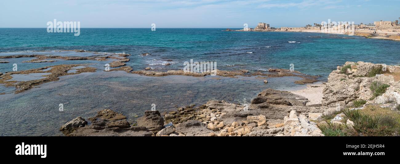 Ruines d'un bâtiment en bord de mer, Césarée, tel Aviv, Israël Banque D'Images