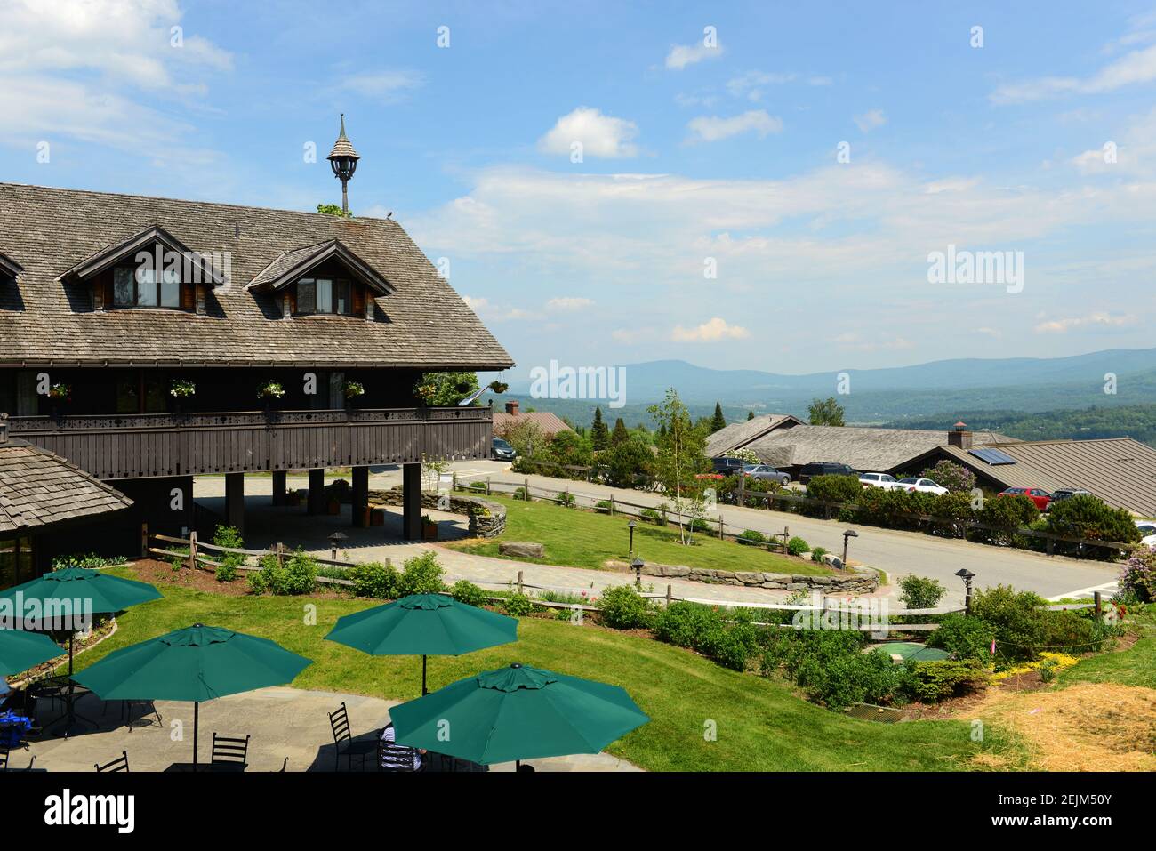 Trapp Family Lodge, Stowe, Vermont, États-Unis. Le Trapp Family Lodge est un style autrichien nommé d'après la famille Von Trapp, qui est l'inspiration de la famille Banque D'Images