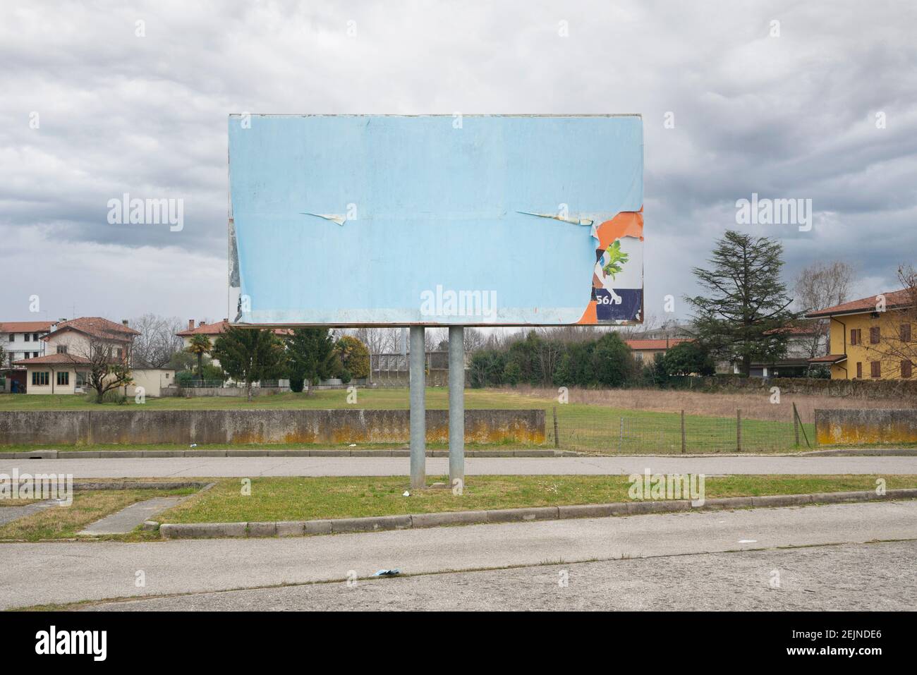un panneau d'affichage de rue sans affiches Banque D'Images