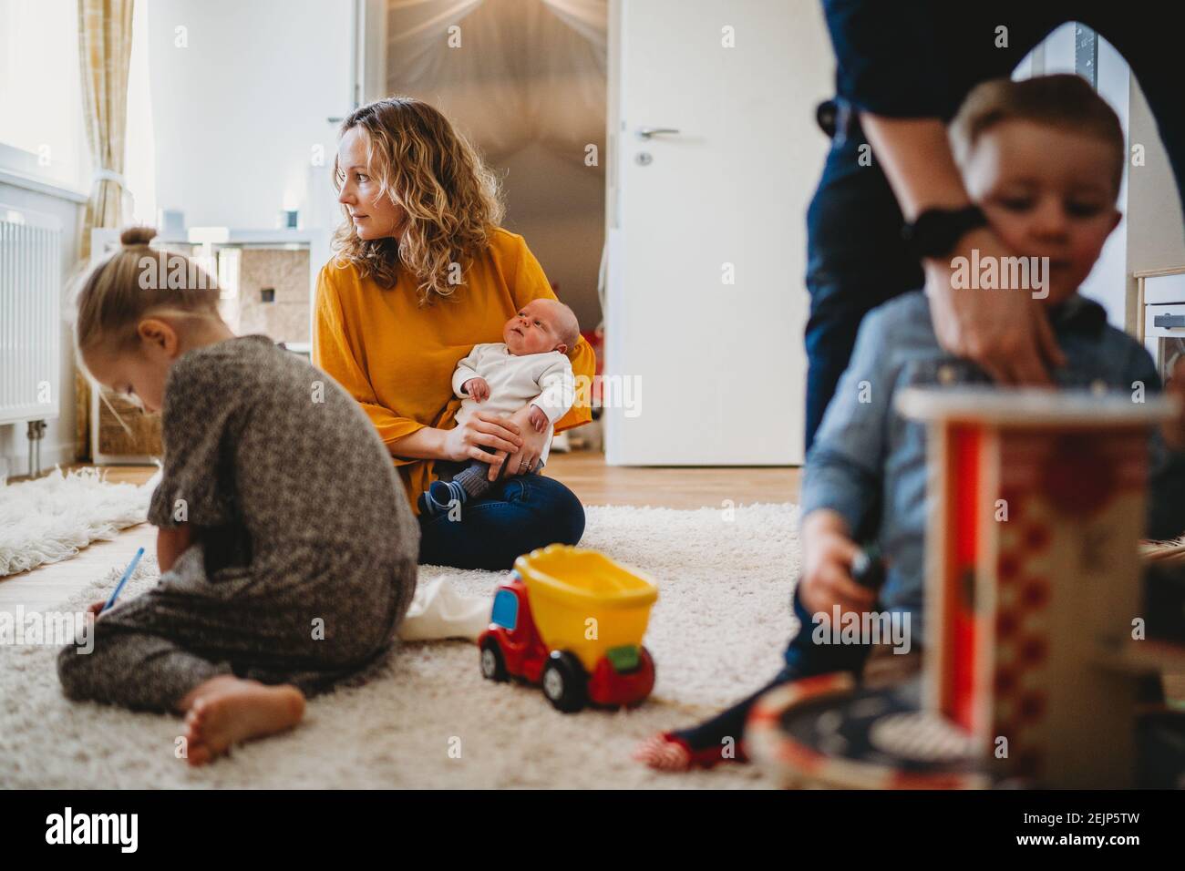 Maman Papa Enfants Banque D Image Et Photos Alamy
