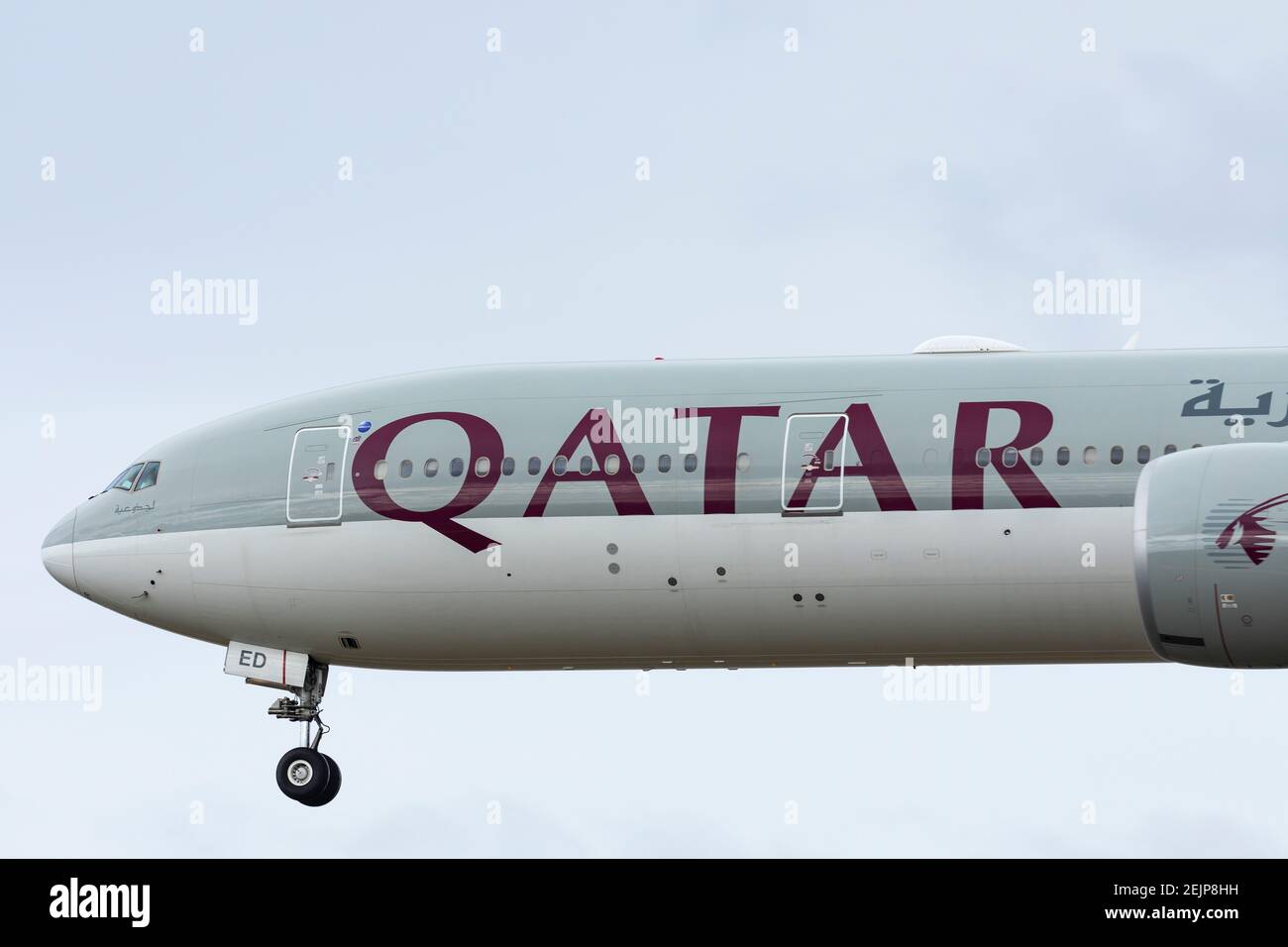 Qatar Airways Boeing 777 enregistrement A7-BED décollage le 26 septembre 2020 de l'aéroport de Londres Heathrow, Middlesex, Royaume-Uni Banque D'Images