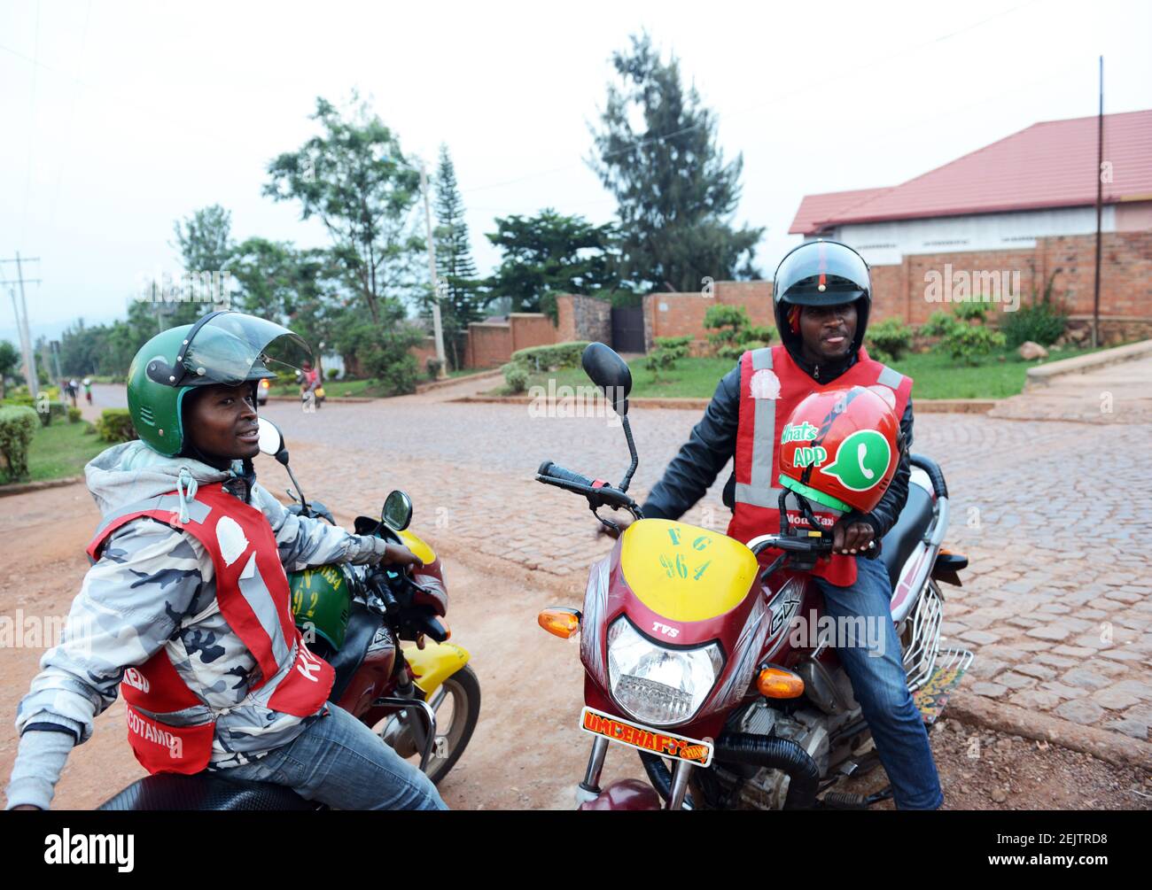 Taxis à moto au Rwanda. Banque D'Images