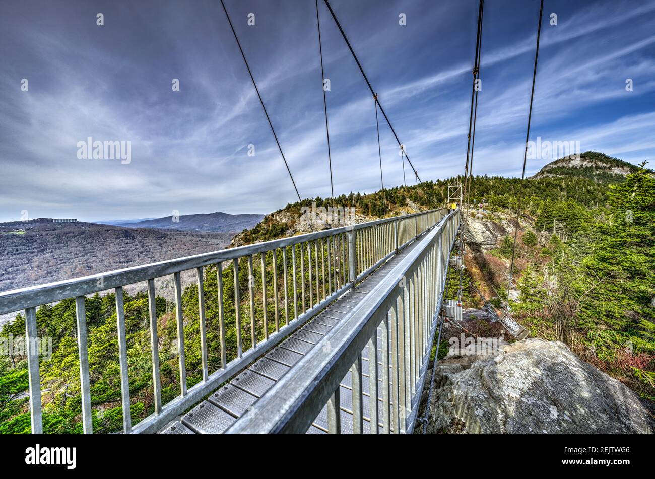 Le pont balançant de mille de haut à Grandfather Mountain dans les Blue Ridge Mountains de Caroline du Nord. Banque D'Images