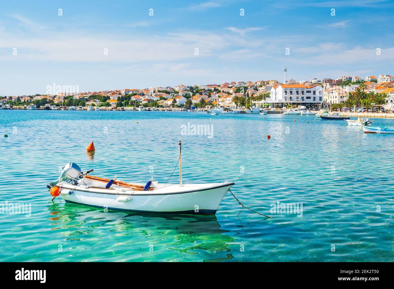 Ville de Novalja sur l'île de Pag en Croatie, destination touristique sur la mer Adriatique Banque D'Images