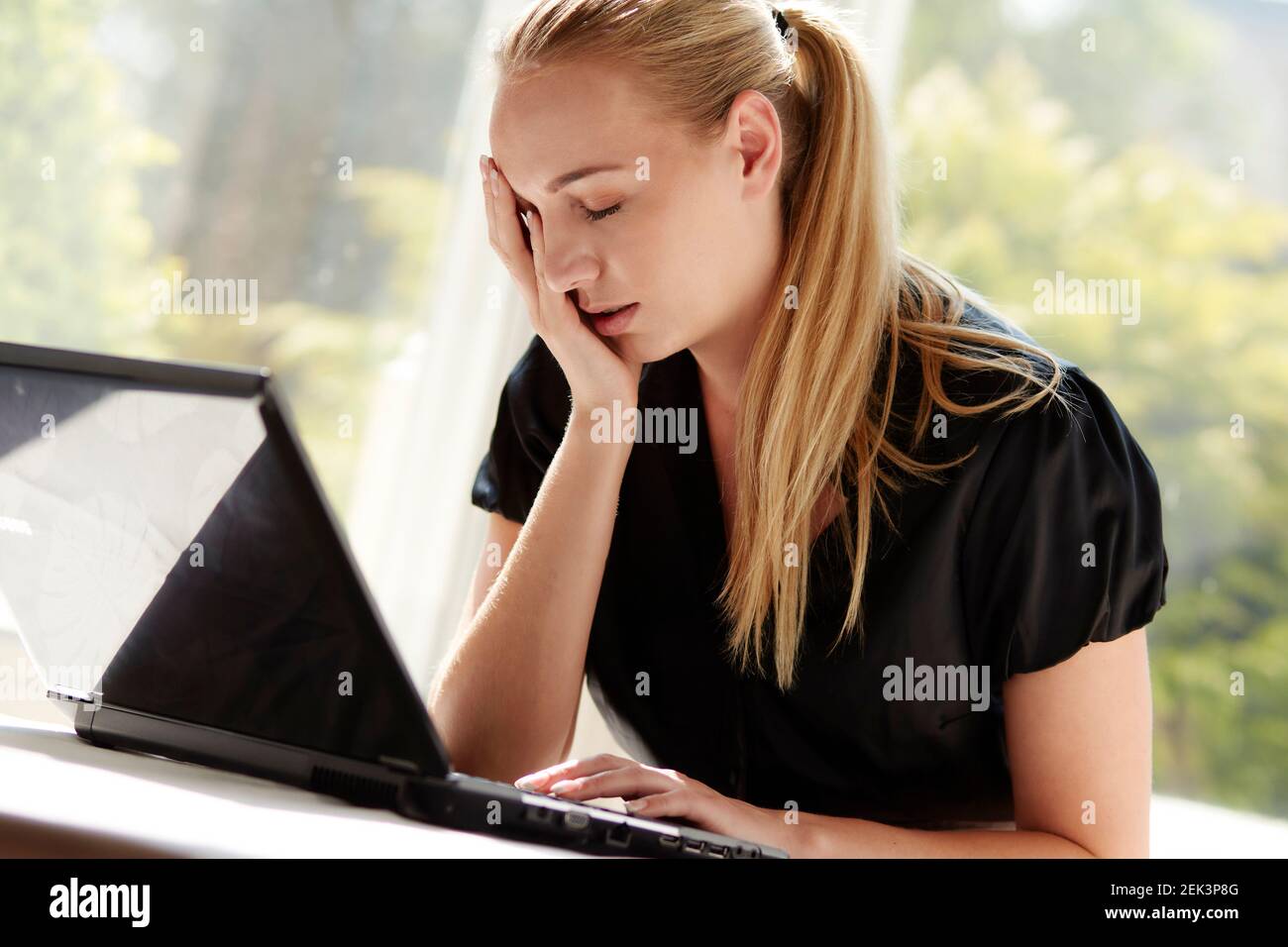 Stressé businesswoman Banque D'Images
