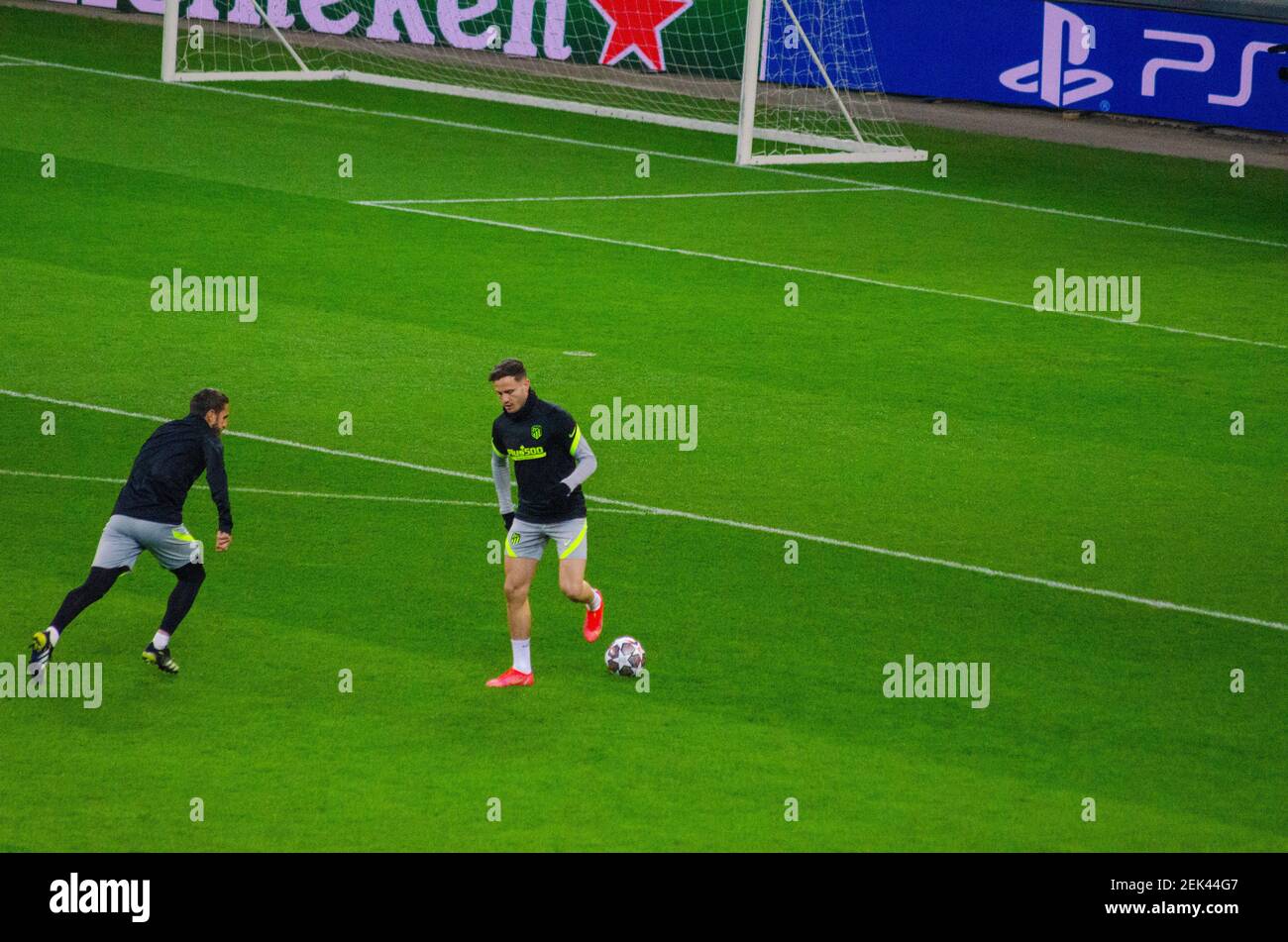 BUCAREST, ROUMANIE - 22 février 2021 - les joueurs de l'Atletico Madrid s'entraîner à l'arène nationale avant la première étape de la Ligue des Champions Banque D'Images