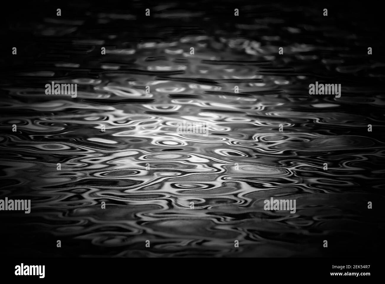 Wellen dans Schwarz Weiss Banque D'Images