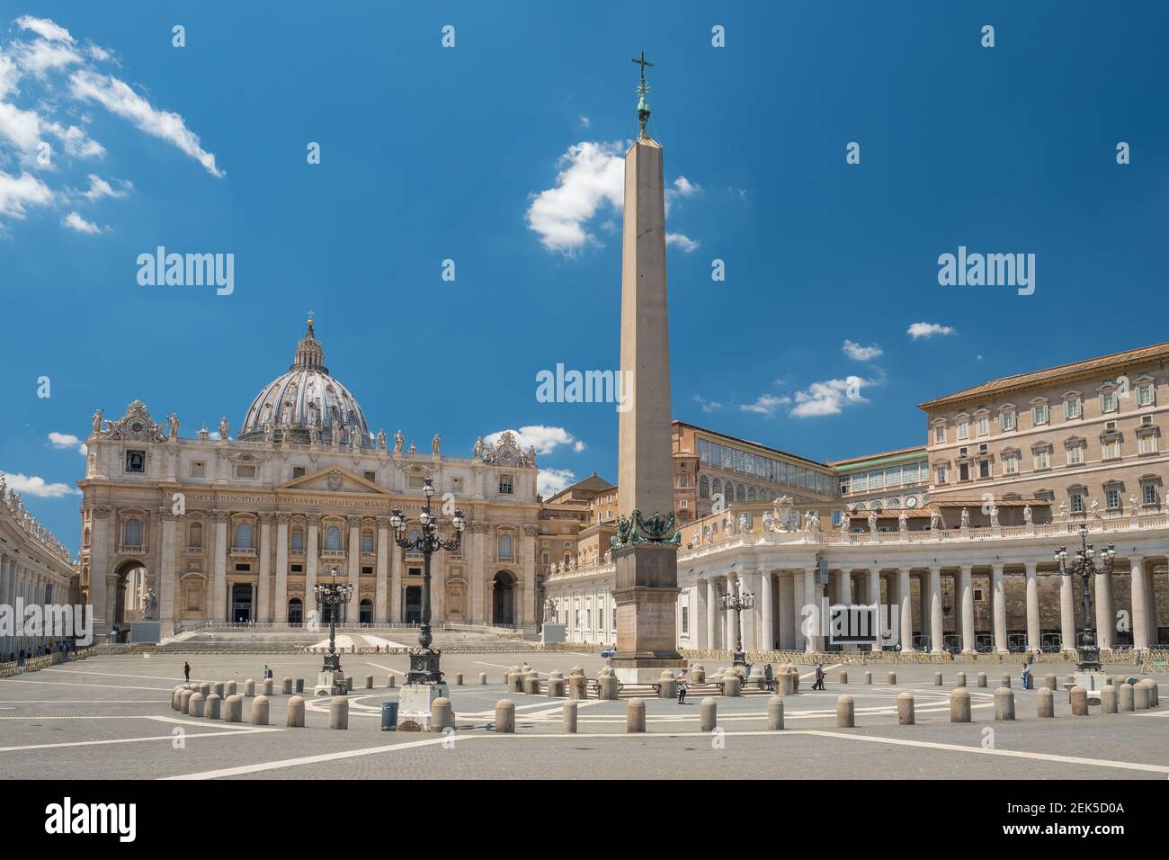 Vide la place Saint-Pierre dans le centre de Rome Italie au Vatican Banque D'Images