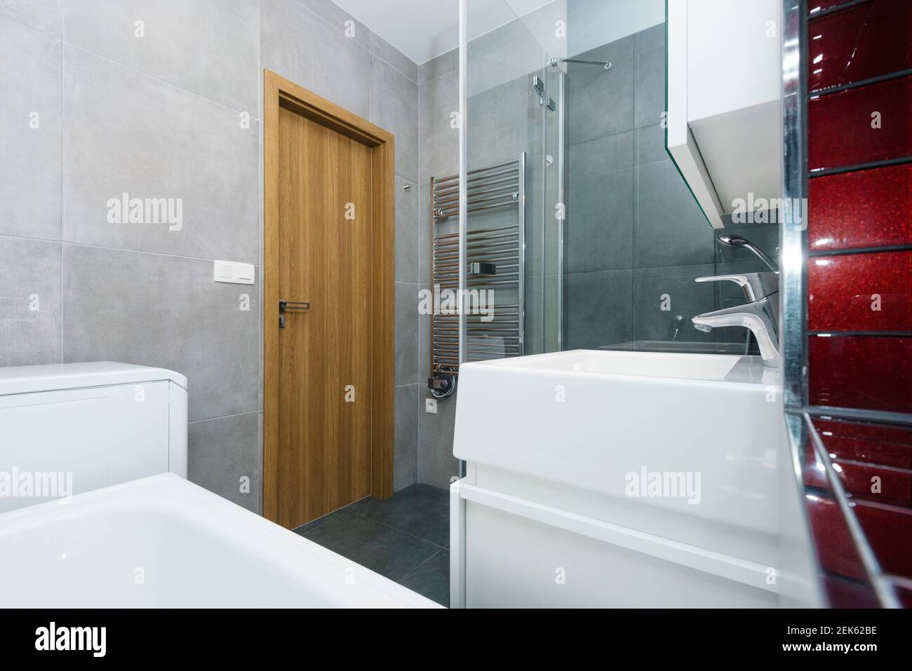 intérieur de la petite salle de bains moderne Banque D'Images