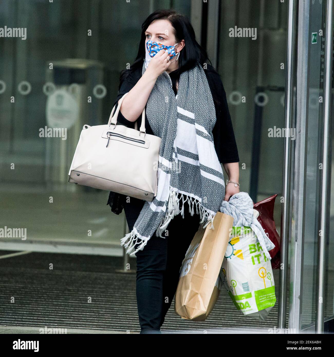 La boutique publique du « centre » de Livingston, West Lothian, avant un confinement de niveau 4, est introduite aujourd'hui (20 novembre) à 18:00, en raison de la montée des cas de covid-19. Crédit: Euan Cherry Banque D'Images