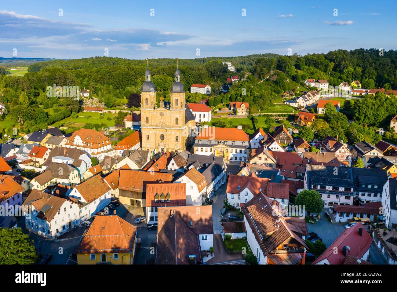 Allemagne, Bavière, Gossweinstein, vue aérienne du paysage urbain avec château et église Banque D'Images