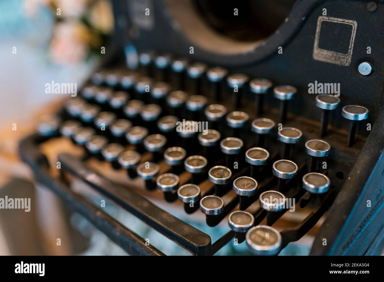 Gros plan de la vieille machine à écrire lors du banquet de mariage Banque D'Images