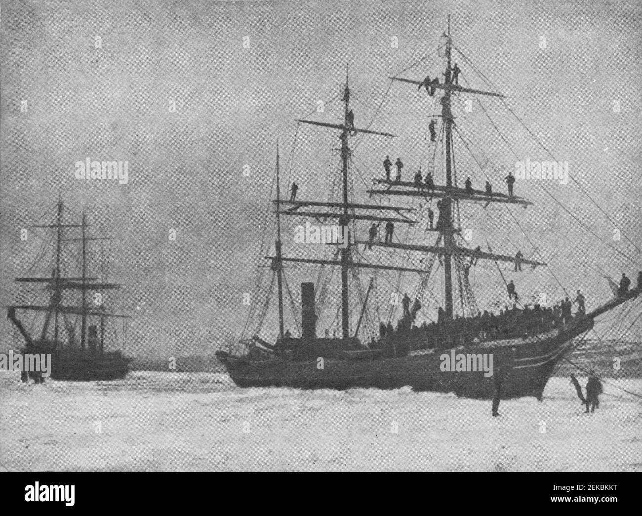 Photo du début du XXe siècle de navires de chasse au phoque ou de chasse au phoque Coincé dans la glace sur la côte de Terre-Neuve-et-Labrador Canada Banque D'Images
