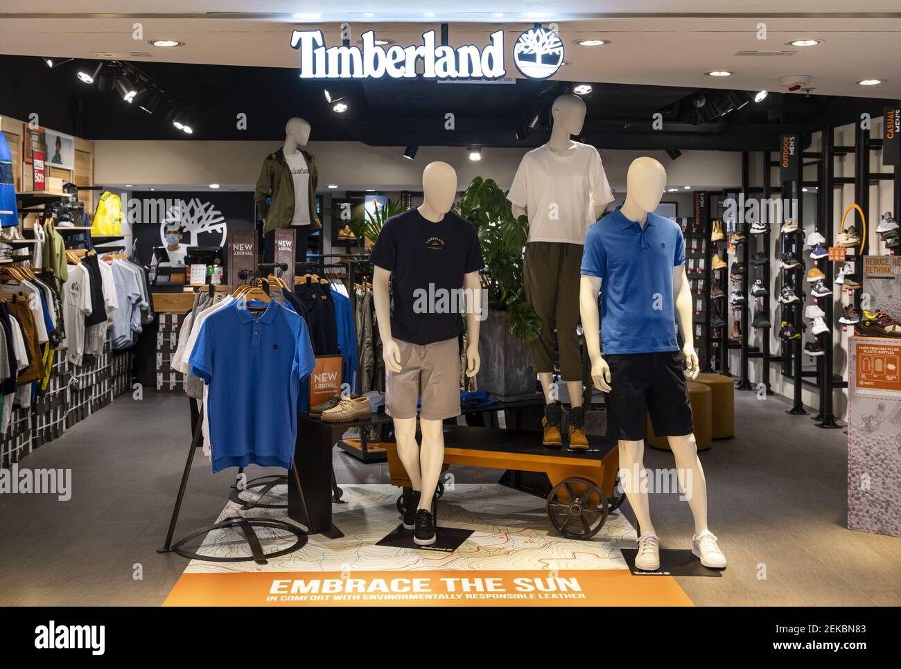 Marque de la société américaine de vêtements et de chaussures, magasin  Timberland vu à Hong Kong. (Photo de Miguel Candela / SOPA Images / Sipa  USA Photo Stock - Alamy