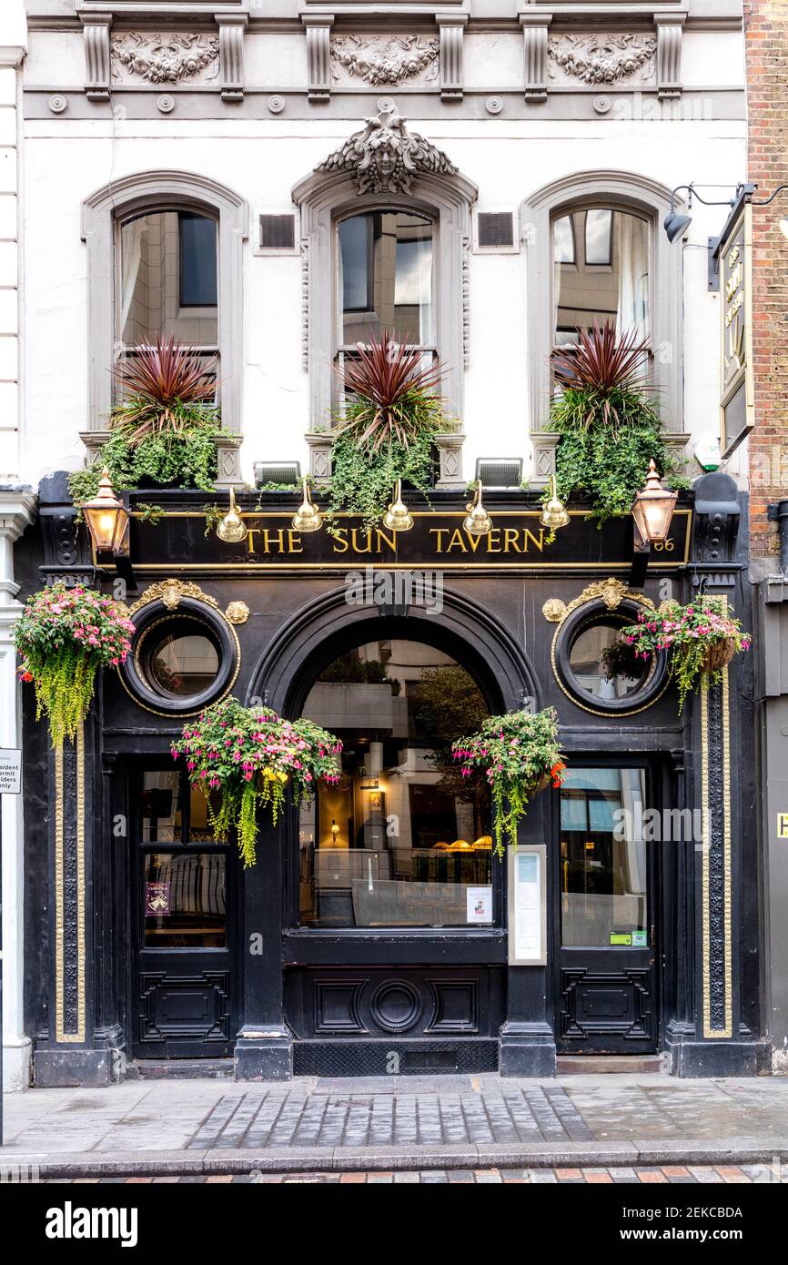 The Sun Tavern - Maison publique traditionnelle anglaise à Covent Garden, Londres, Angleterre, Royaume-Uni Banque D'Images