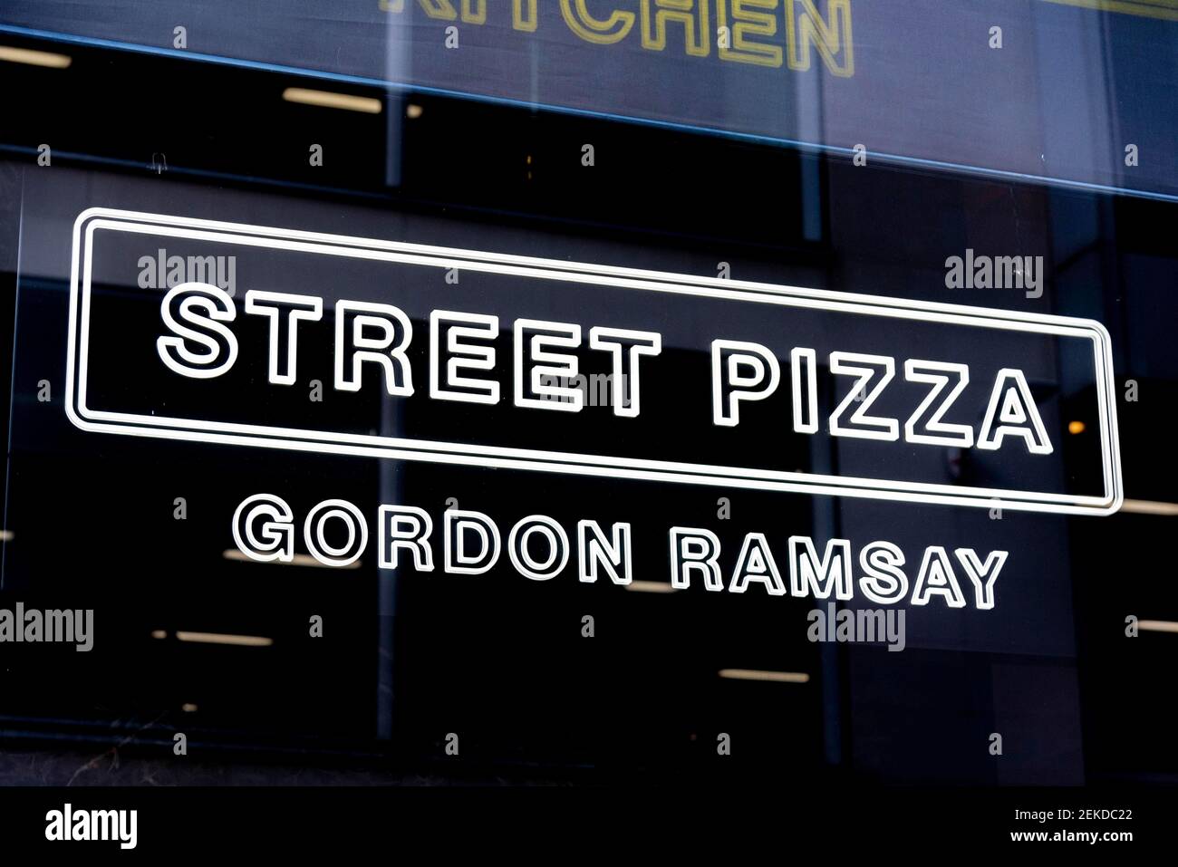 Londres, Royaume-Uni. 20 mai 2020. Le logo Bread Street Kitchen de Gordon Ramsay.Restaurateur Gordon Ramsay révèle qu'il a perdu 57 millions de livres lors de la pandémie Covid 19 après avoir été obligé d'annuler des milliers de réservations. Crédit : SOPA Images Limited/Alamy Live News Banque D'Images