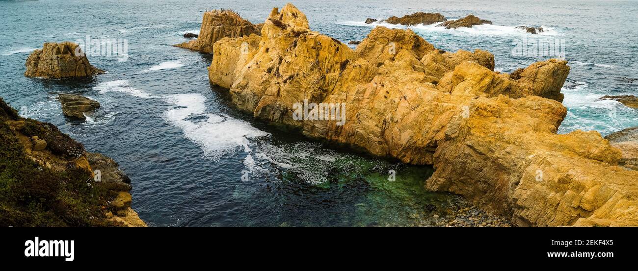 Vue panoramique sur la côte, Soberanes Canyon, Carmel-by-the-Sea, Monterey County, Californie, ÉTATS-UNIS Banque D'Images Vue panoramique sur la côte, Soberanes Canyon, Carmel-by-the-Sea, Monterey County, Californie, ÉTATS-UNIS Banque D'Images