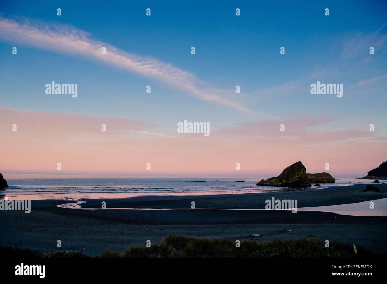 Myers Creek Beach au lever du soleil, Gold Beach, Oregon, États-Unis Banque D'Images