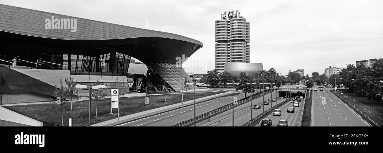 BMW World et le siège de BMW, Munich, Bavière, Allemagne Banque D'Images