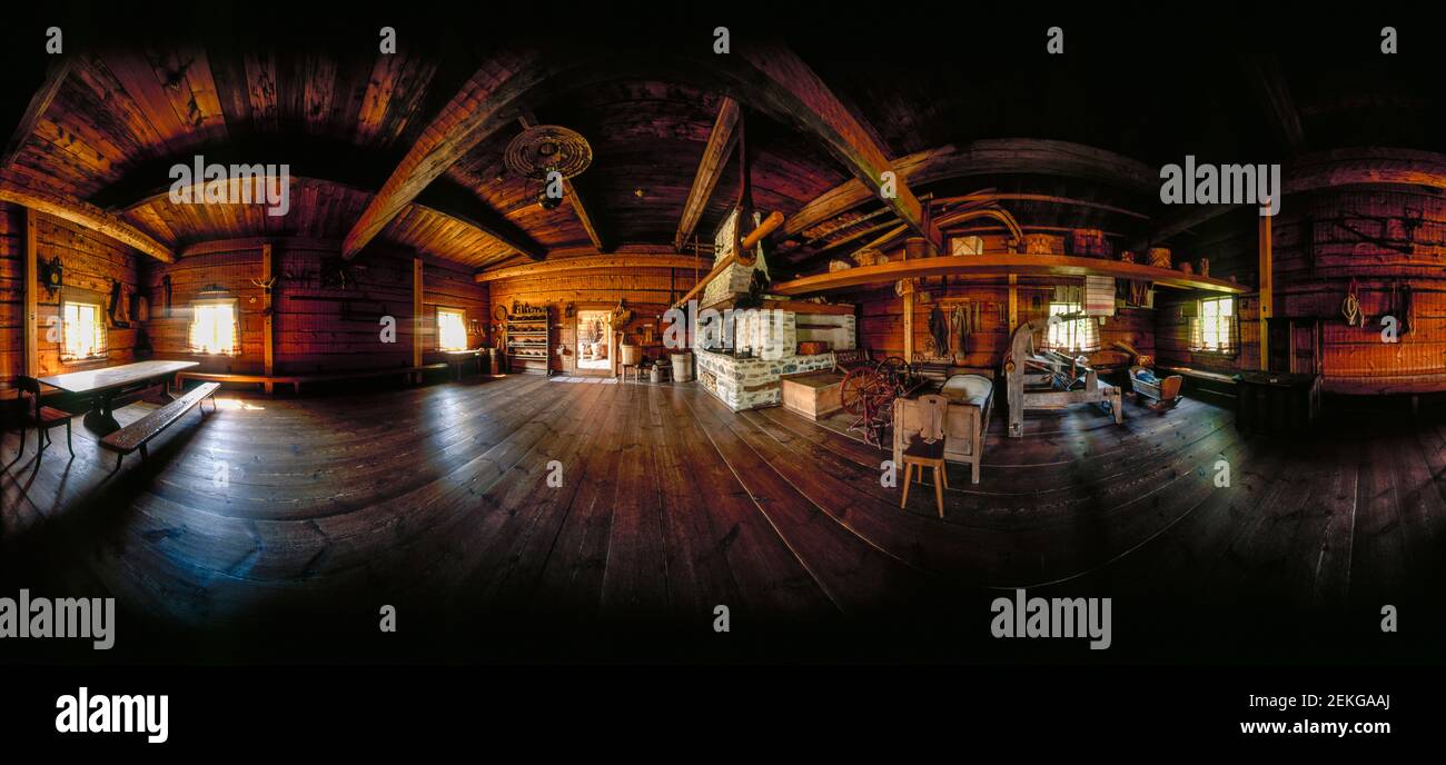 Vue panoramique de l'intérieur, Musée Pielisen, maison en rondins, Lieksa, Carélie du Nord, Finlande Banque D'Images