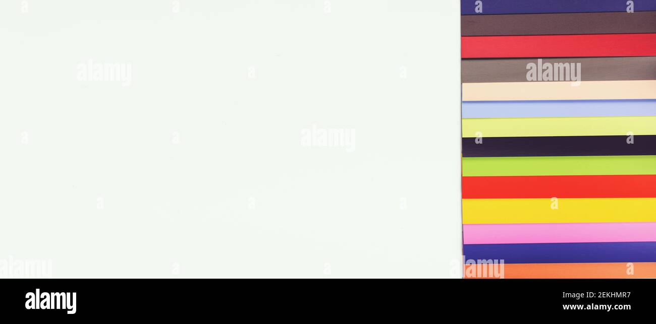 guide de palette de couleurs du catalogue d'échantillons de peinture. Livre de nuances de couleurs. Mosaïques d'échantillons de couleur. Banque D'Images
