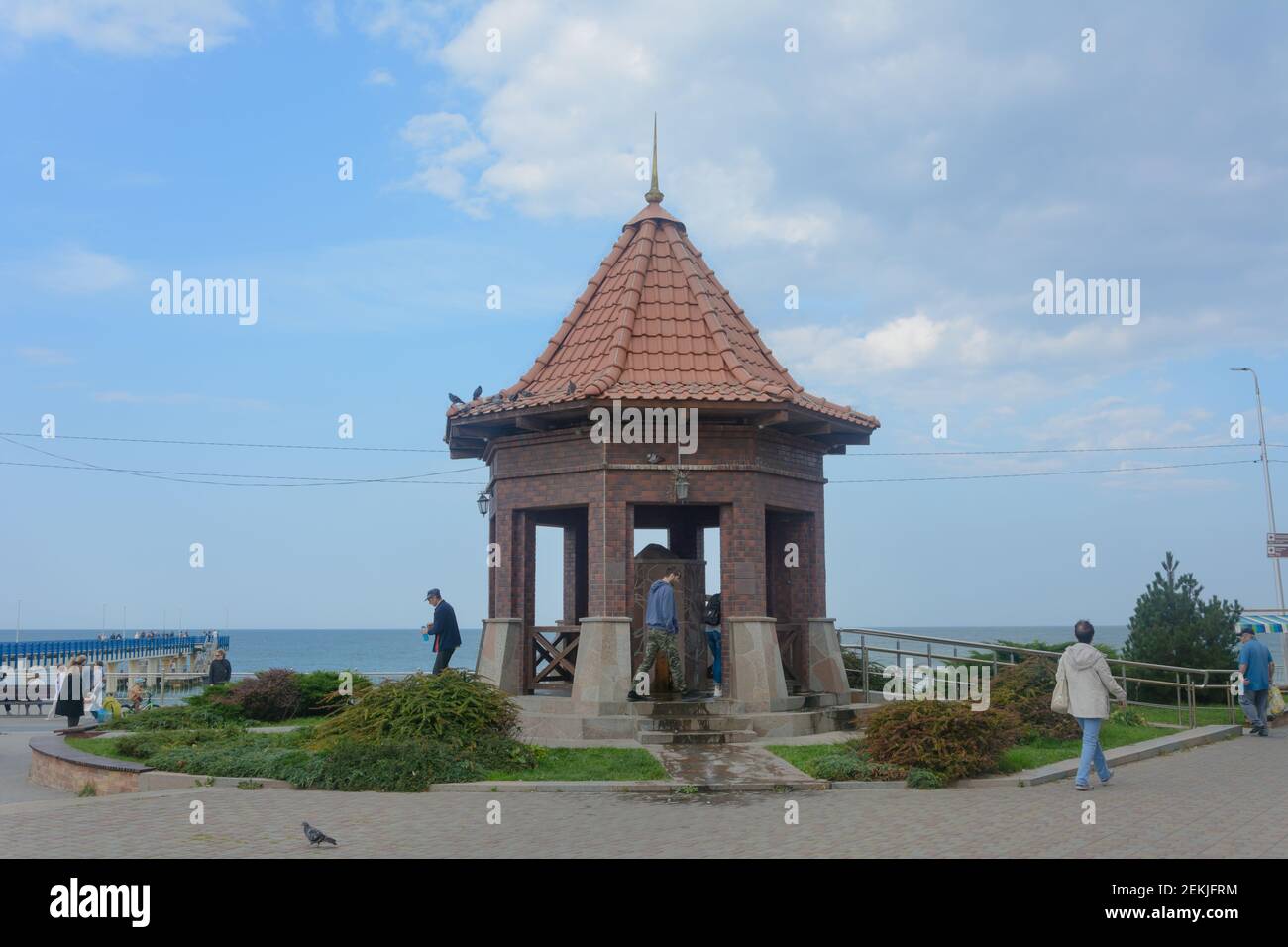 Zelenogradsk, région de Kaliningrad, Russie - septembre 2020 : salle de pompage avec eau minérale « Queen Louise ». Source de guérison sur les rives de la mer Baltique. Banque D'Images