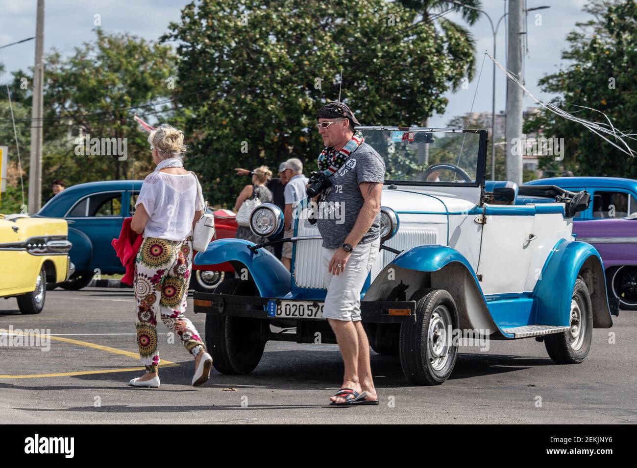 Touristes étrangers voiture vintage, la Havane, Cuba, 2017 Banque D'Images