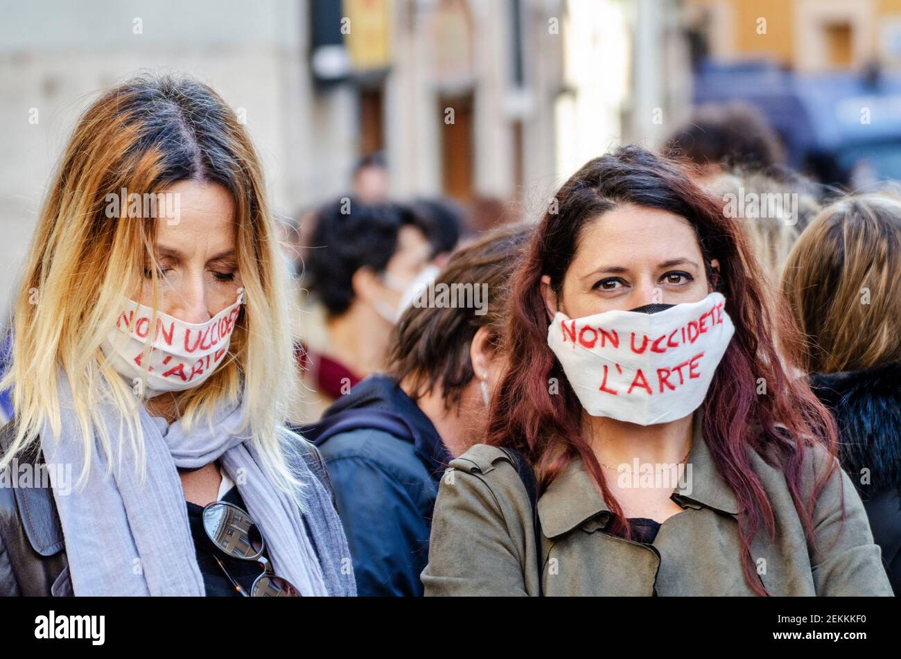 Rome, Italie. 23 février 2021. Acteurs, danseurs, travailleurs du secteur de l'art et du divertissement manifestation nationale contre les restrictions de Covid-19, sur la place Montecitorio, en dehors du Parlement italien crédit: LSF photo/Alamy Live News Banque D'Images