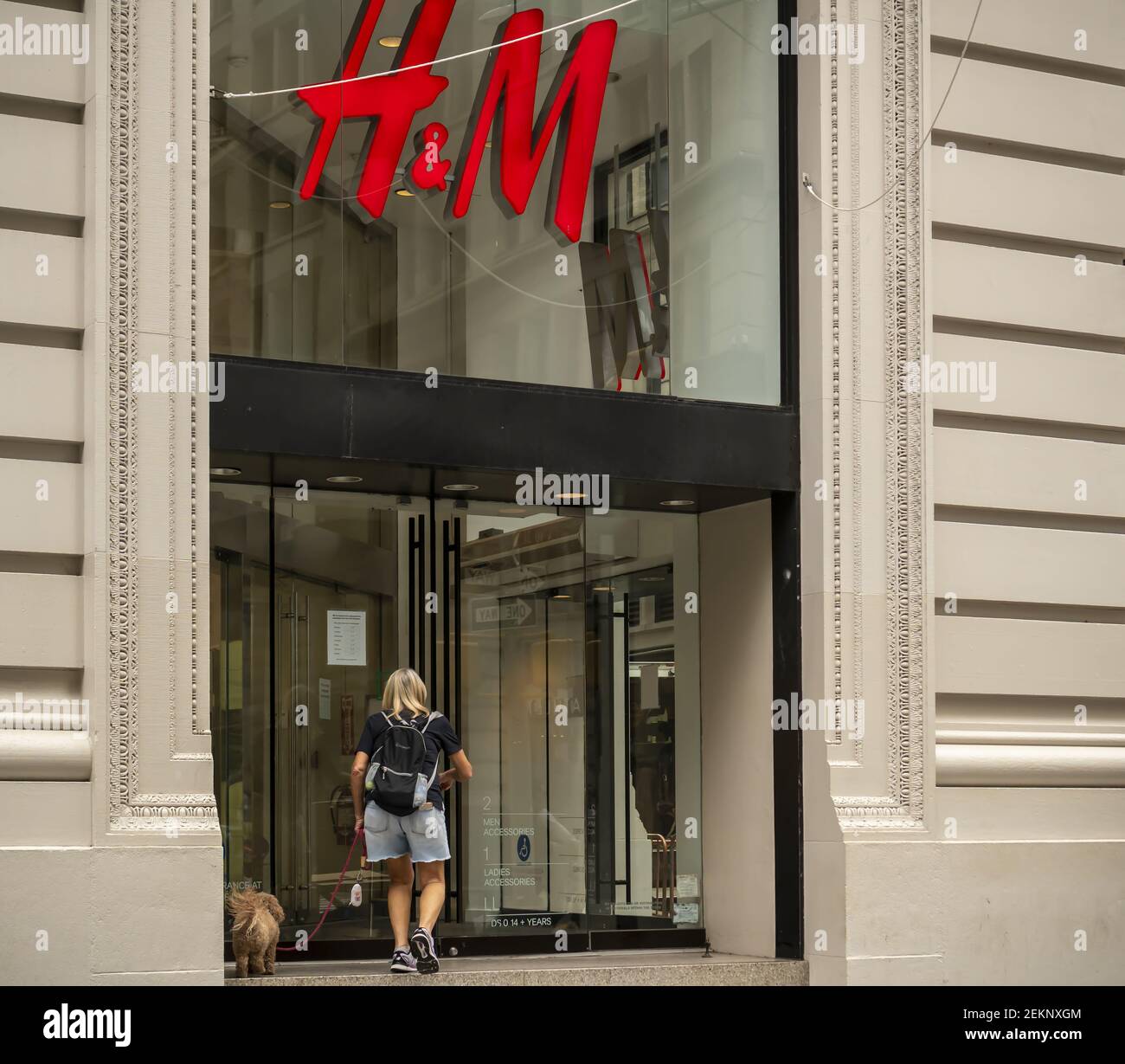 Le grand magasin H&M du quartier Flatiron à New York le jeudi 1er octobre  2020. H&M a annoncé la fermeture de 250 magasins au cours de la prochaine  année sur les 5000
