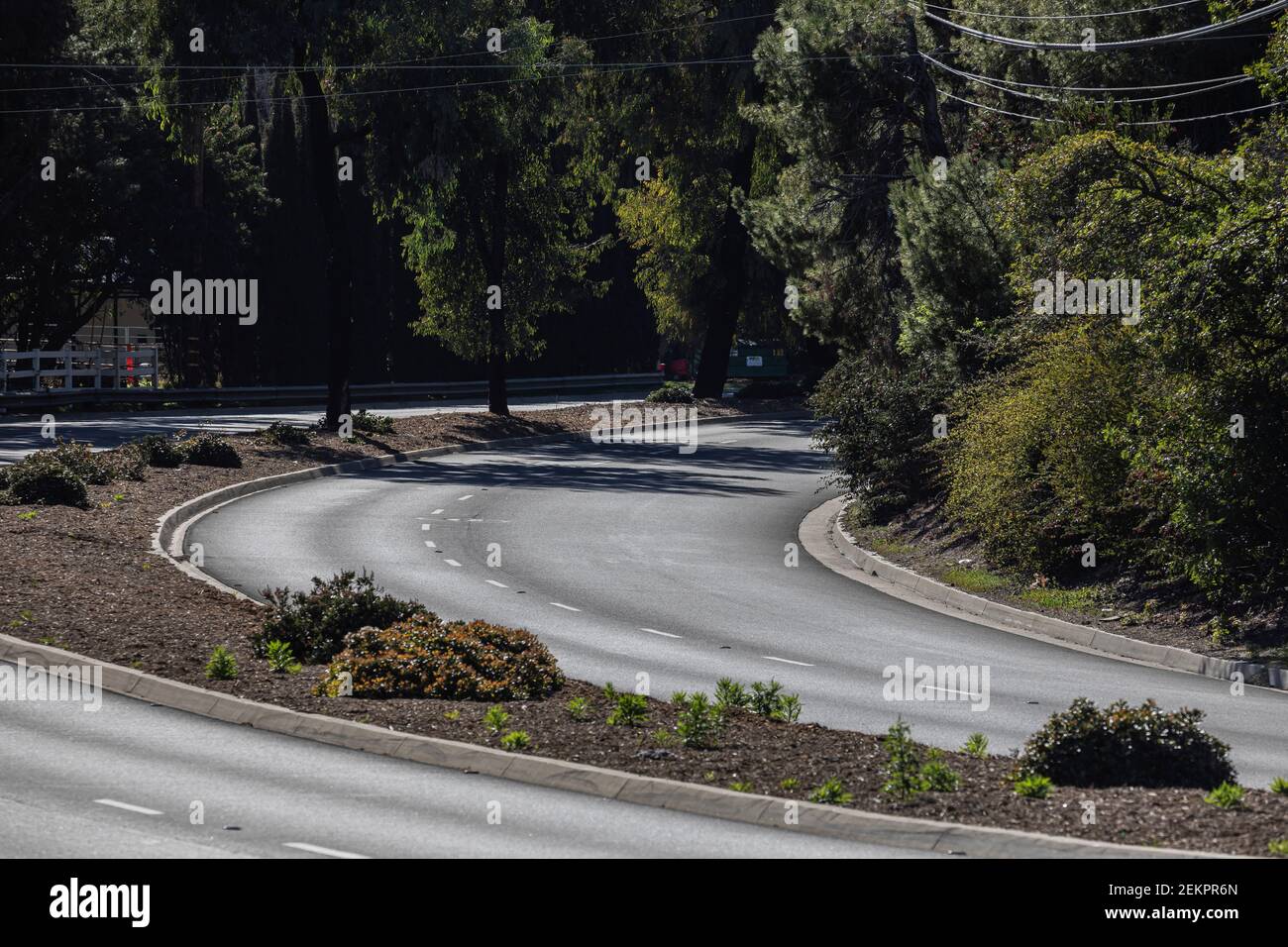 Los Angeles, États-Unis. 23 février 2021. Hawthorne blvd. Où Tiger Woods a détruit un 4x4 Genesis GV80. 2/23/2021 Los Angeles, CA USA (photo de Ted Soqui/Sipa USA) crédit: SIPA USA/Alay Live News Banque D'Images