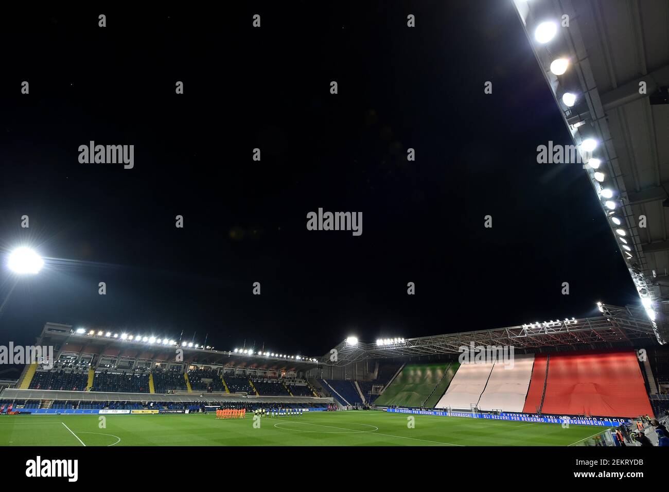 Une vue générale du stade avec des équipes en ligne pendant la nation UEFA UN match de football du Groupe de la Ligue 1 entre l'Italie et les pays-Bas au stade Atleti azzurri d Italia à Bergame (Italie), 14 octobre 2020. Photo Andrea Staccioli / Insidefoto /Sipa USA Banque D'Images