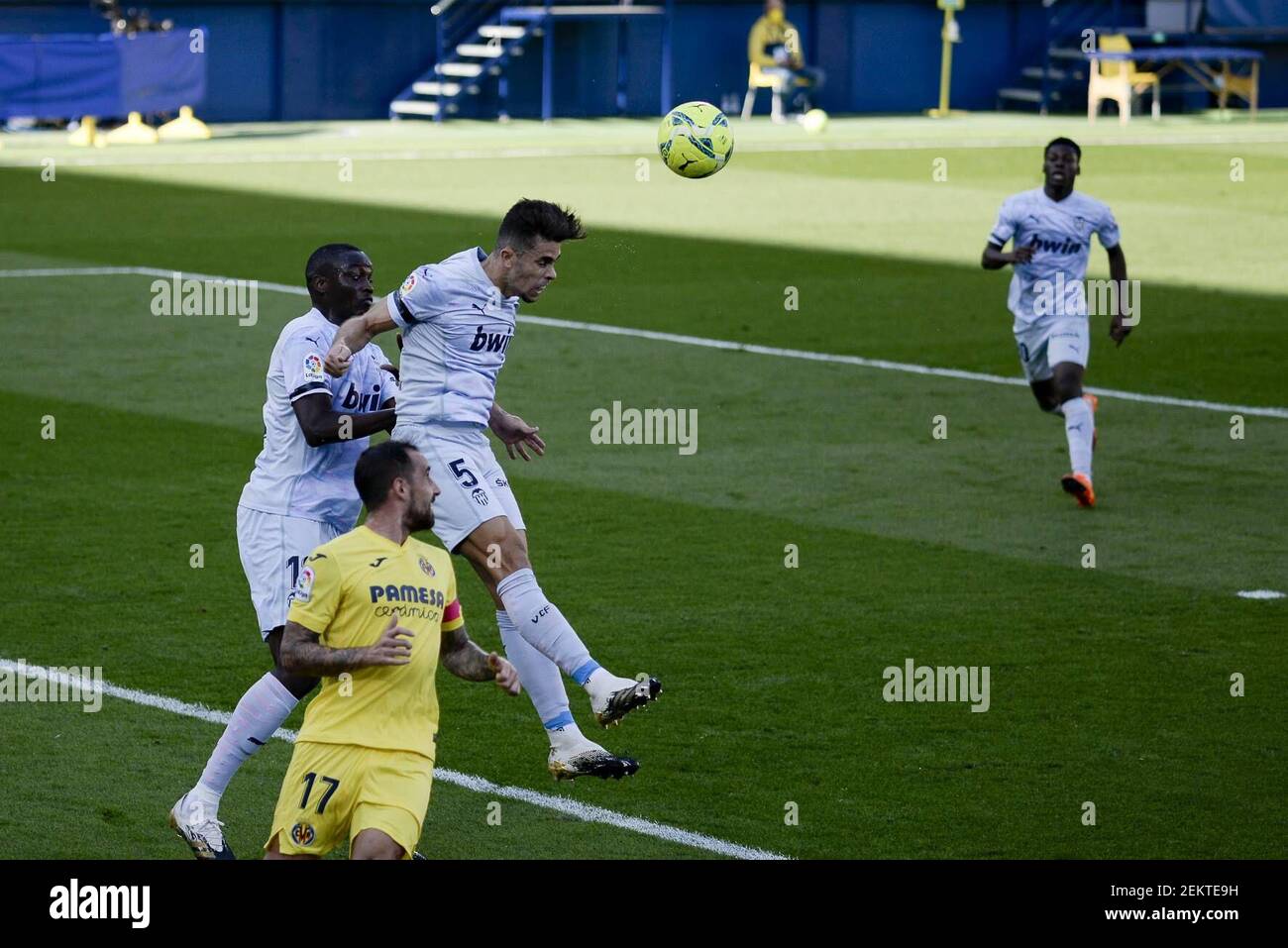 FOOTBALL - VILLAREAL VS VALENCIA Paulista en action pendant la ligue espagnole, la Liga, match de football entre Villareal et Valence le 18 octobre 2020 au stade Ceramica à Castellon, Espagne. Photo: Xisco Navarro cordon Press/Sipa USA cordon Press/Sipa USA Banque D'Images