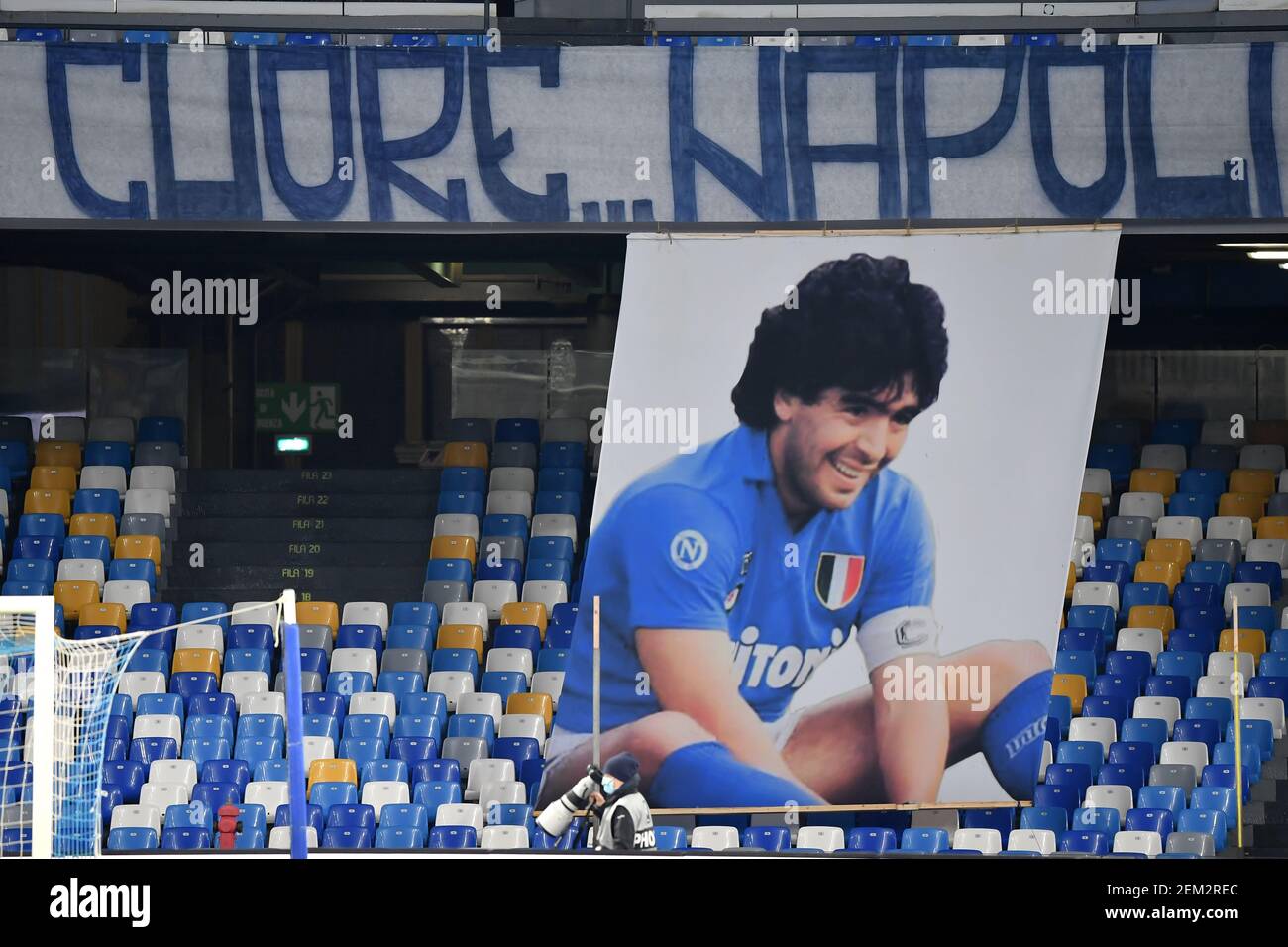 Naples, Italie. 29 novembre 2020. Le nom de Diego Armando Maradona, sa