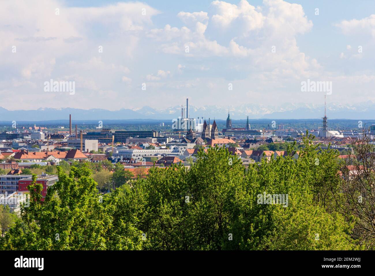 Paysage de la ville de Munich et de la montagne des Alpes en Bavière, Allemagne. Banque D'Images