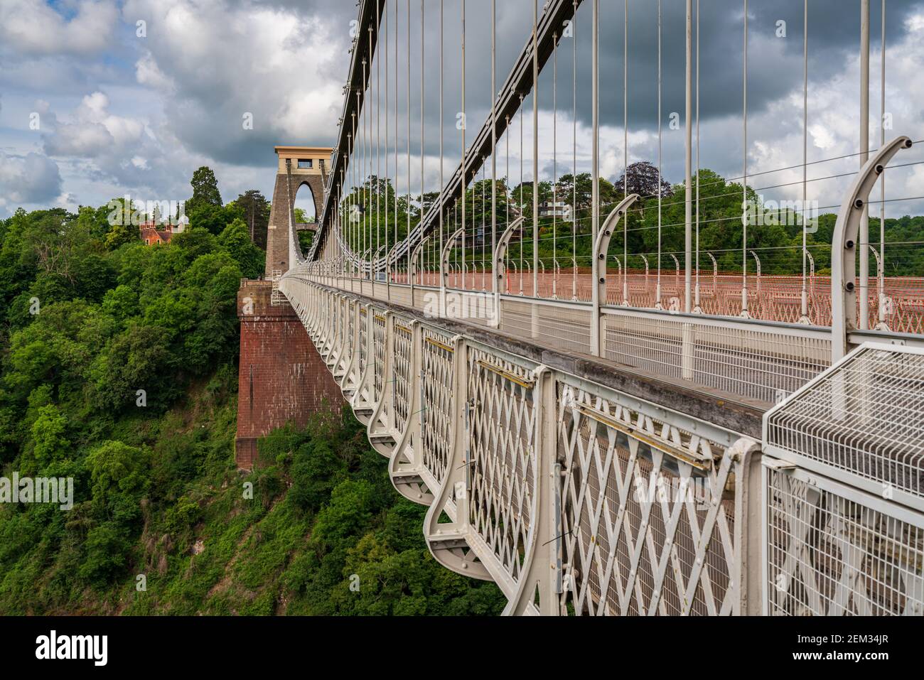 Bristol, Angleterre, Royaume-Uni - Juin 09, 2019 : Le pont suspendu de Clifton, vu depuis le village de Clifton Banque D'Images