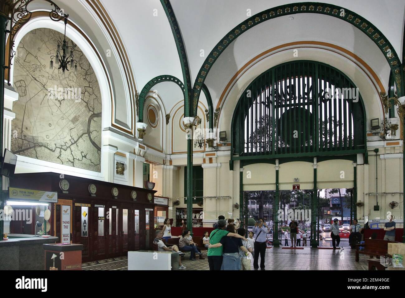 À l'intérieur de l'ancien bureau de poste français à Ho Chi min City au Vietnam. D'une série de photos de voyage prises au Vietnam et au Cambodge. Banque D'Images